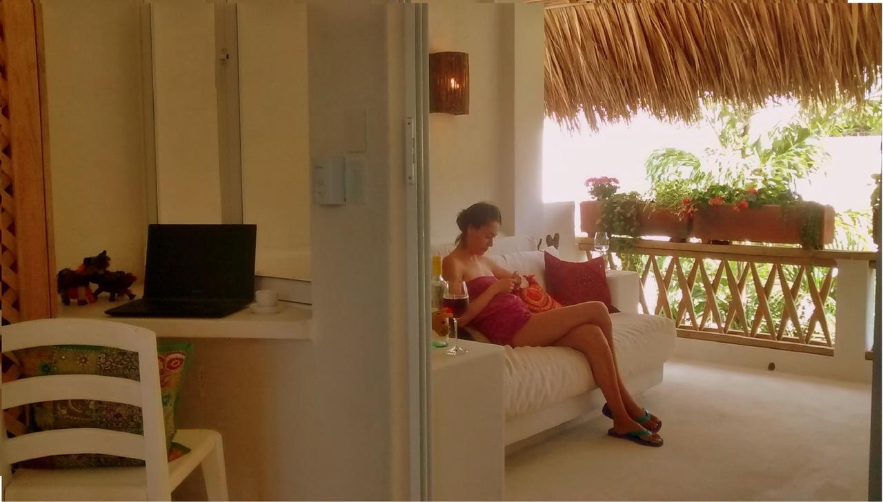 Villa Maria Bed And Breakfast ปูแอร์โตเอสกอนดิโด ภายนอก รูปภาพ